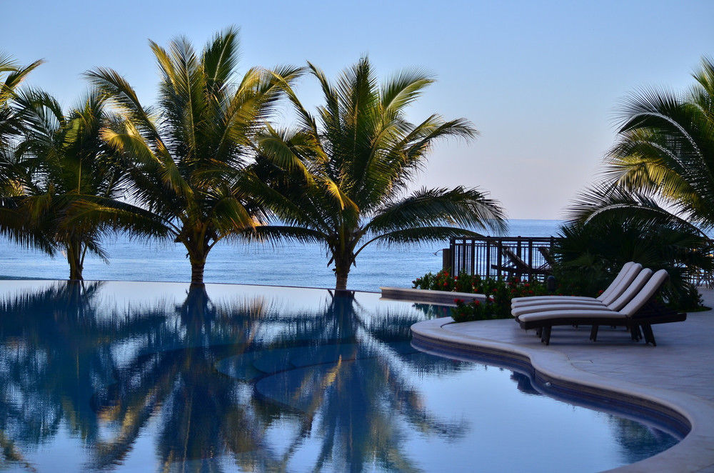 Playa Escondida Beach Club Tela Ngoại thất bức ảnh