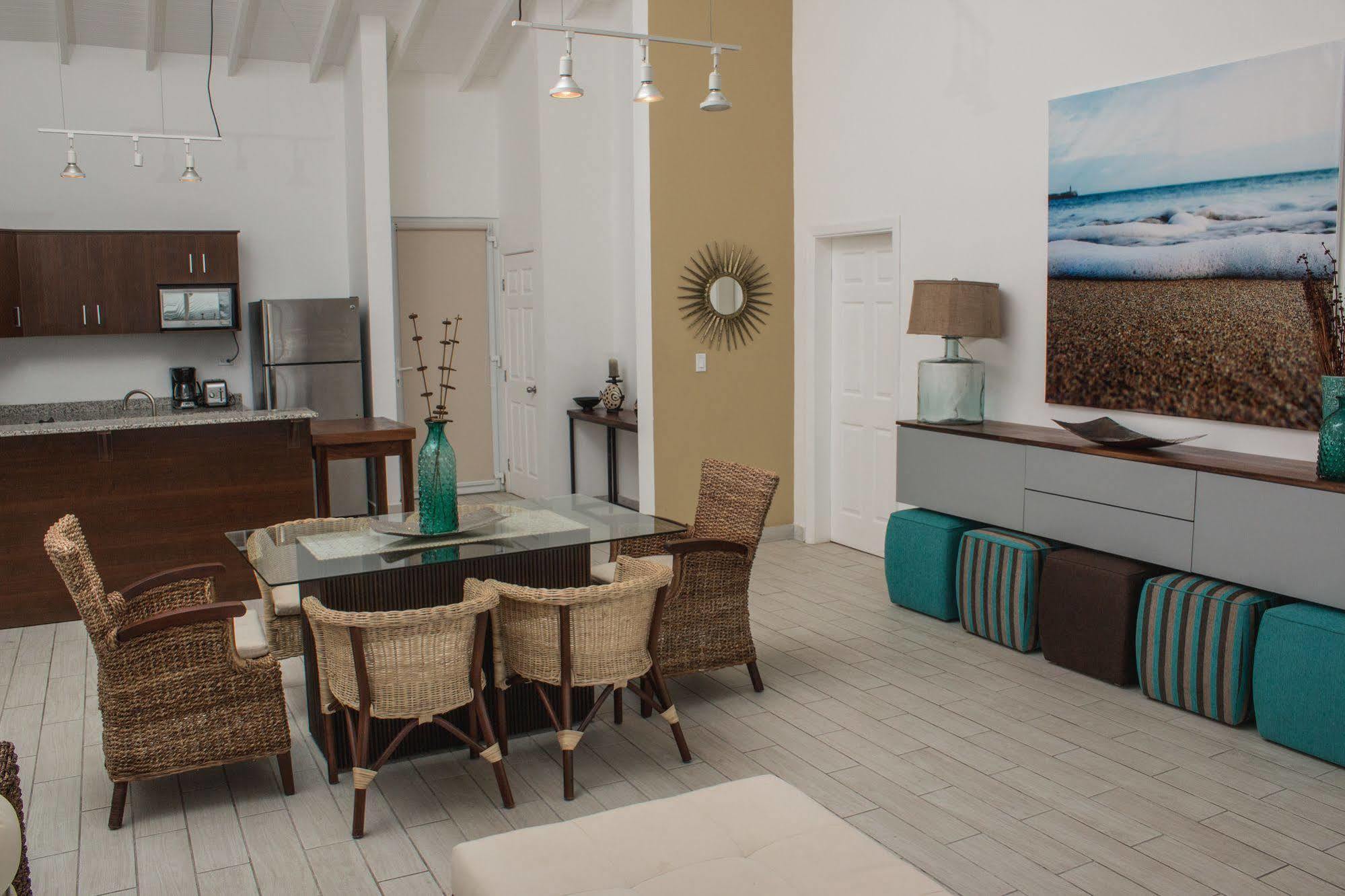 Playa Escondida Beach Club Tela Ngoại thất bức ảnh