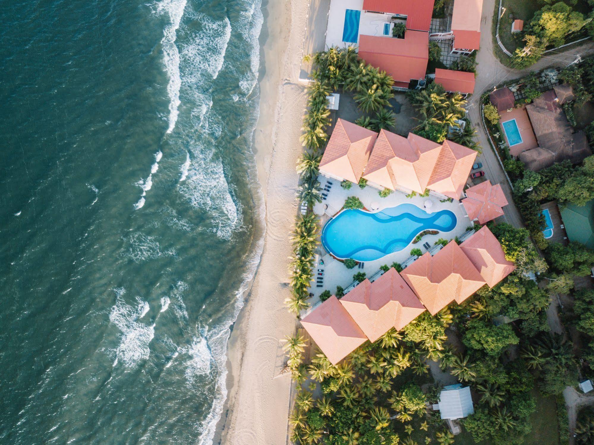 Playa Escondida Beach Club Tela Ngoại thất bức ảnh