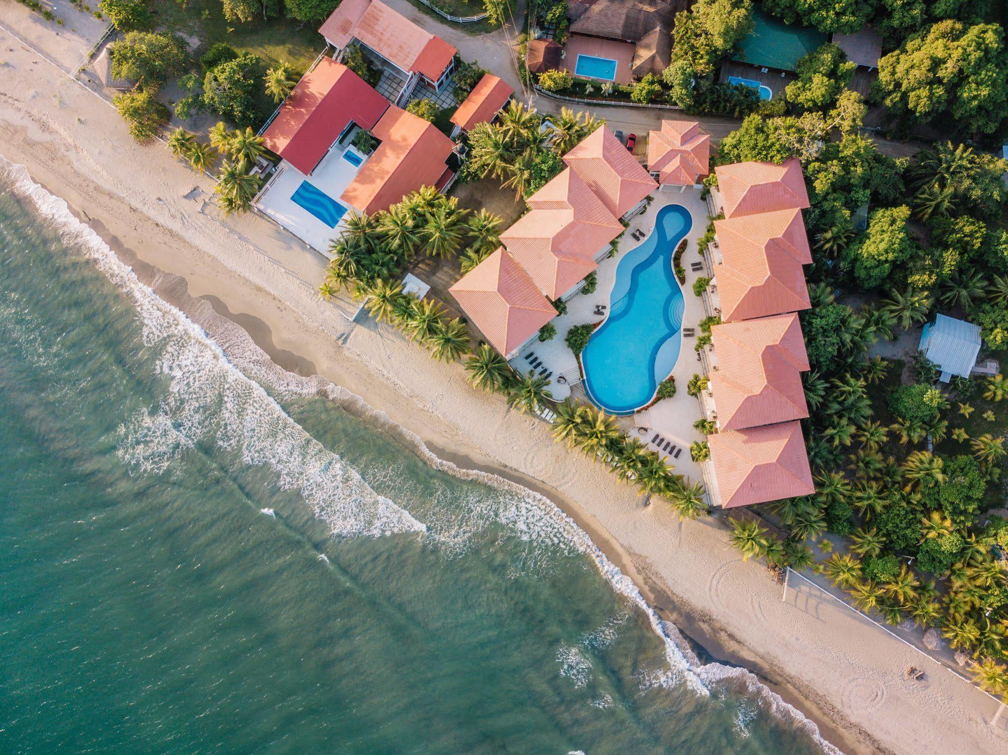 Playa Escondida Beach Club Tela Ngoại thất bức ảnh