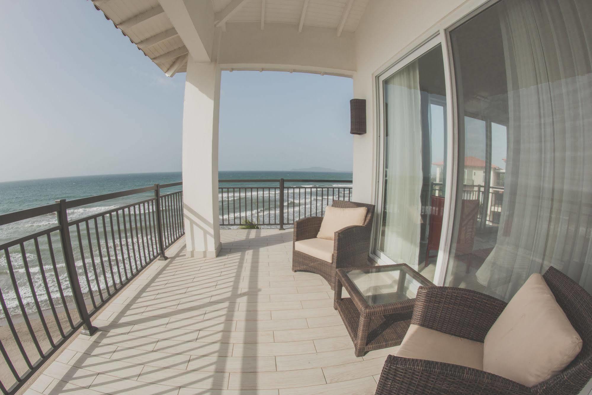 Playa Escondida Beach Club Tela Ngoại thất bức ảnh